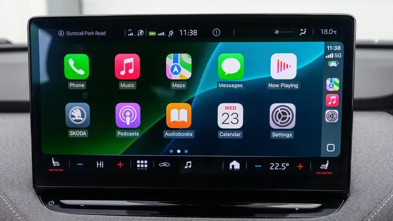 CarPlay system dashboard installation