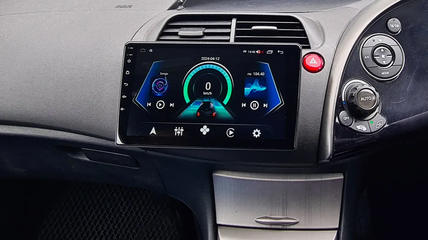 Honda Civic with a Radio King Android head unit showing the dashboard screen