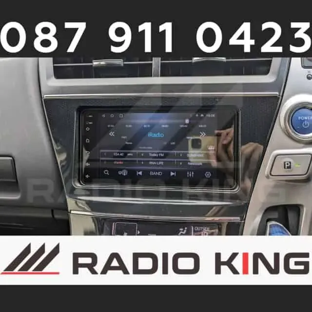 Toyota Prius Alpha — Apple CarPlay & Android Auto — photo 3