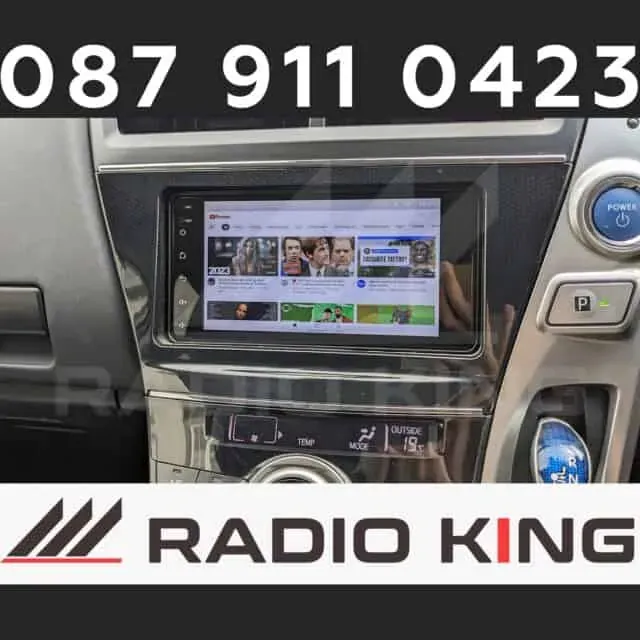 Toyota Prius Alpha — Apple CarPlay & Android Auto — photo 4