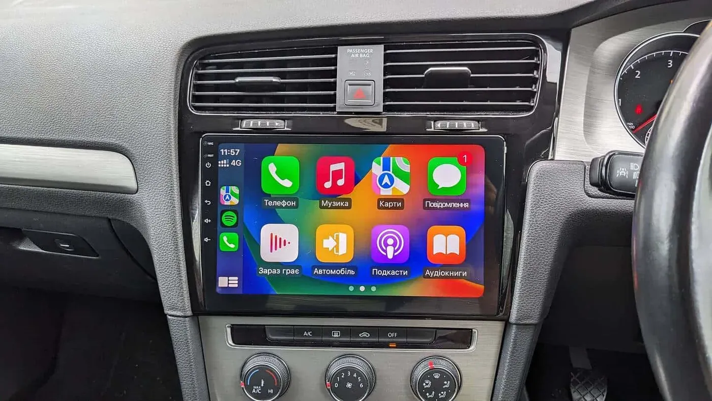VW Golf Mk7 with a Radio King Android head unit running CarPlay
