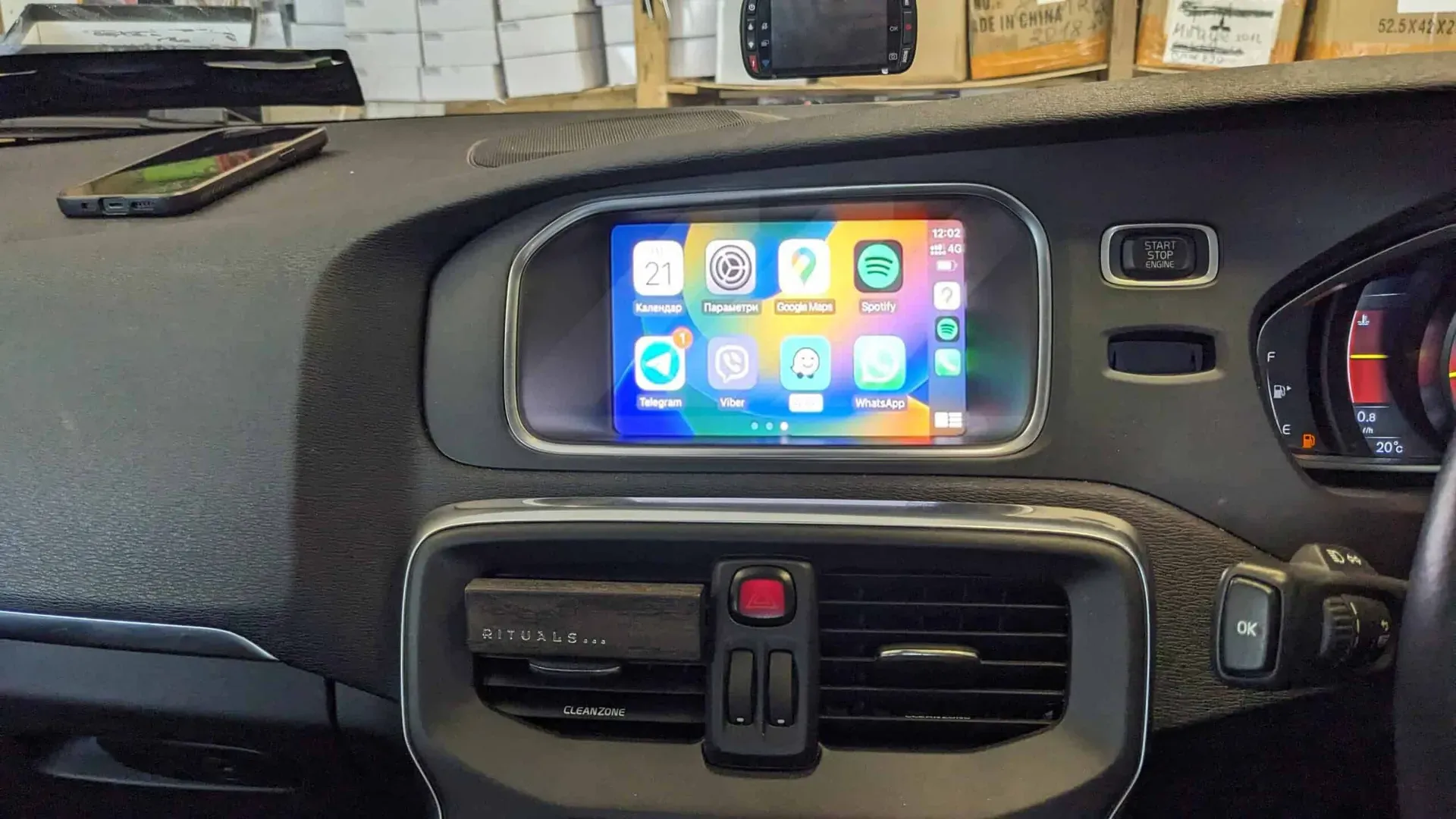Wireless Apple CarPlay Retrofit — Volvo V40
