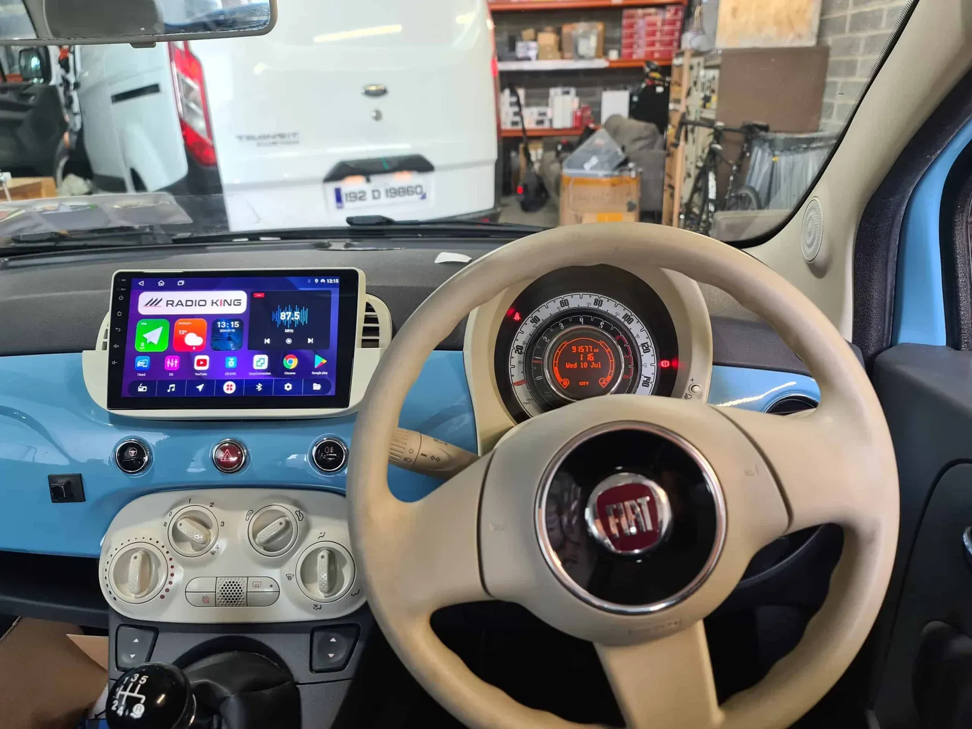 Apple CarPlay & Android Auto — Fiat 500