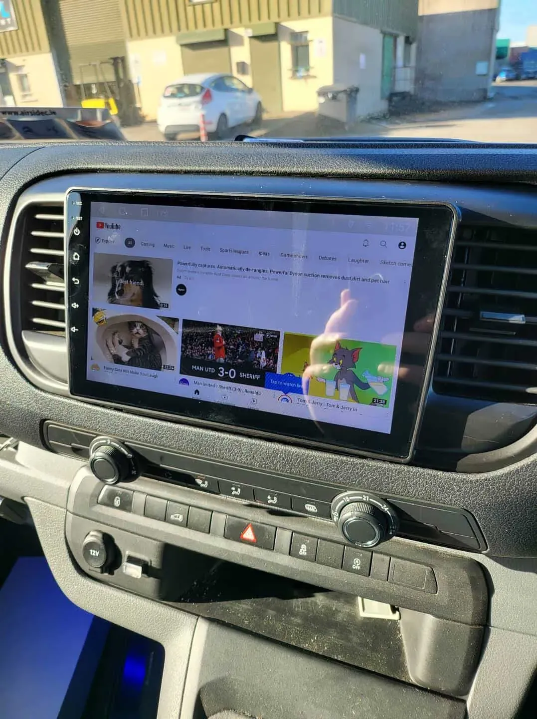 Apple CarPlay & Android Auto — Citroën Dispatch