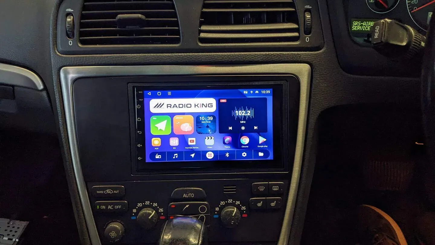 Apple CarPlay & Android Auto — Volvo V70