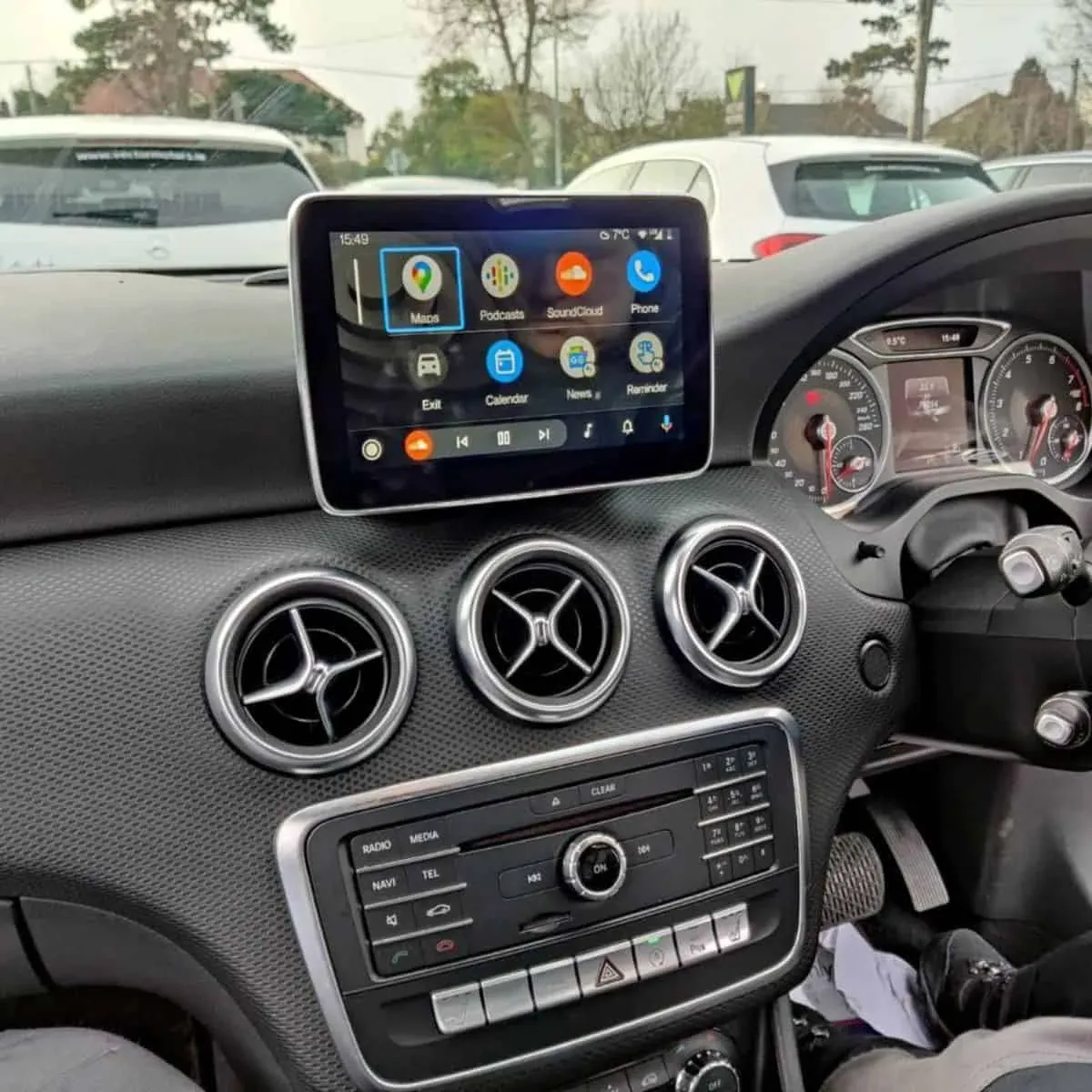 Apple CarPlay & Android Auto — Mercedes A B
