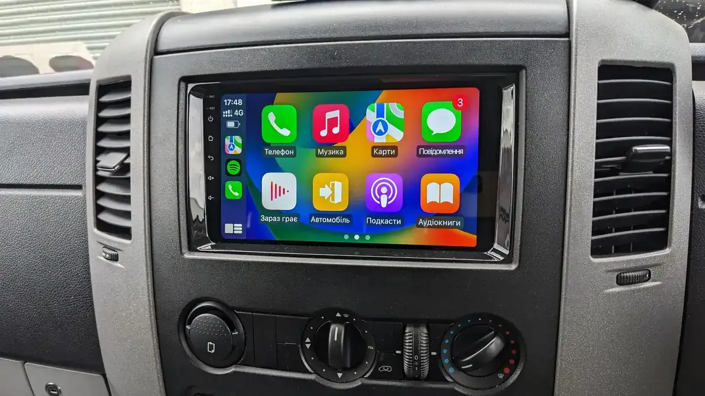 VW Transporter — Apple CarPlay & Android Auto