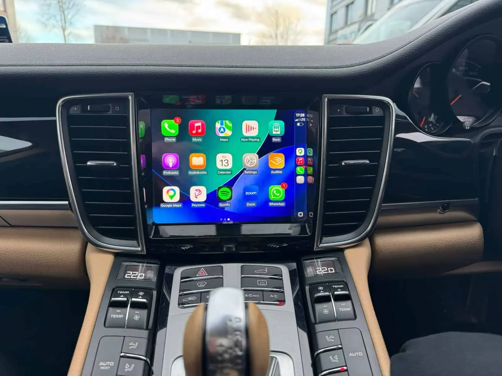 Apple CarPlay & Android Auto — Porsche Panamera