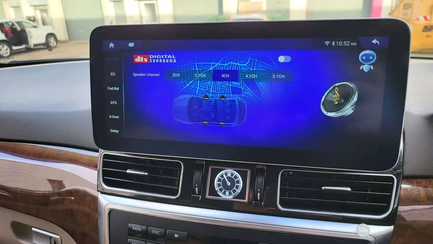 Mercedes-Benz ML 250 Apple CarPlay & Android Auto Radio