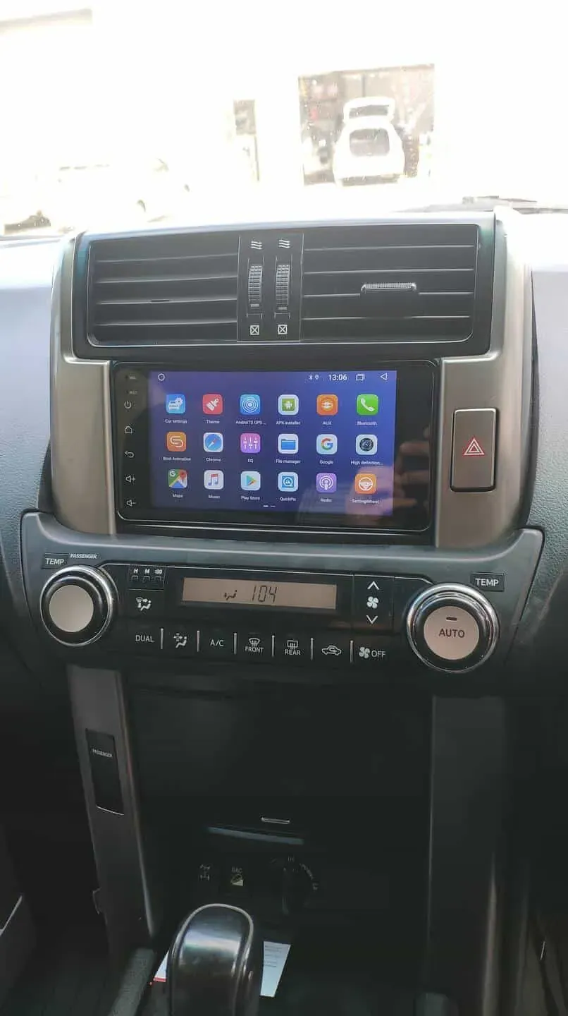 Toyota Land Cruiser — Apple CarPlay & Android Auto