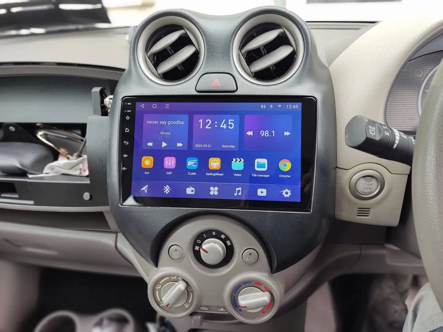 Apple CarPlay & Android Auto — Nissan Micra