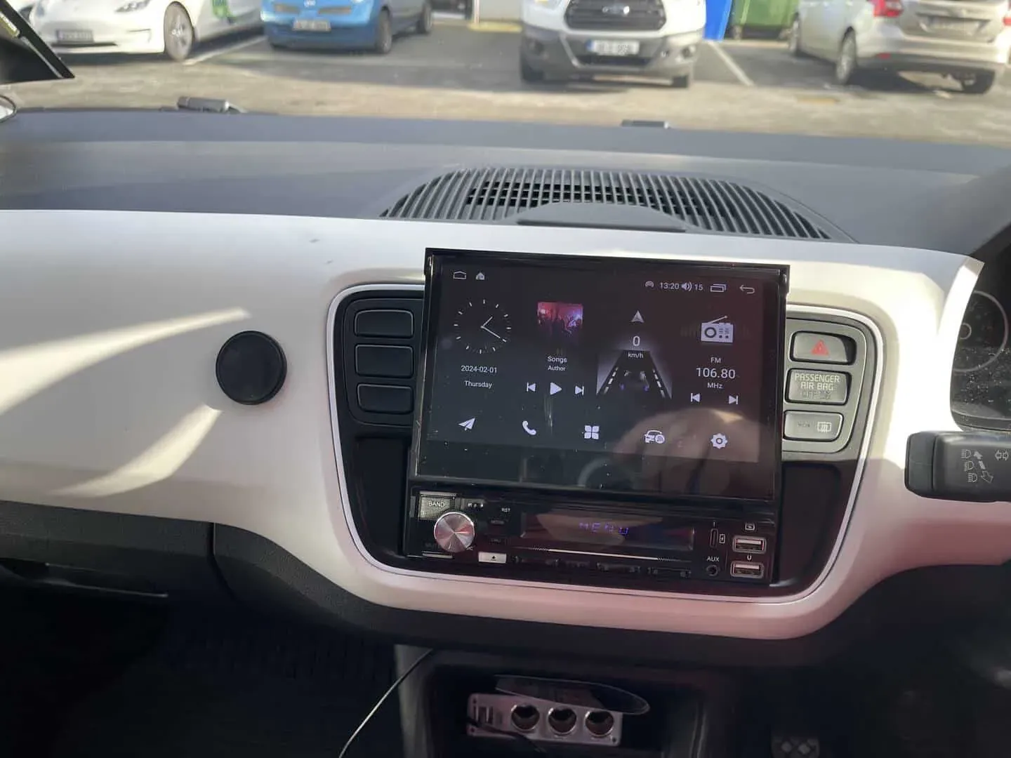 Apple CarPlay & Android Auto — SEAT Mii