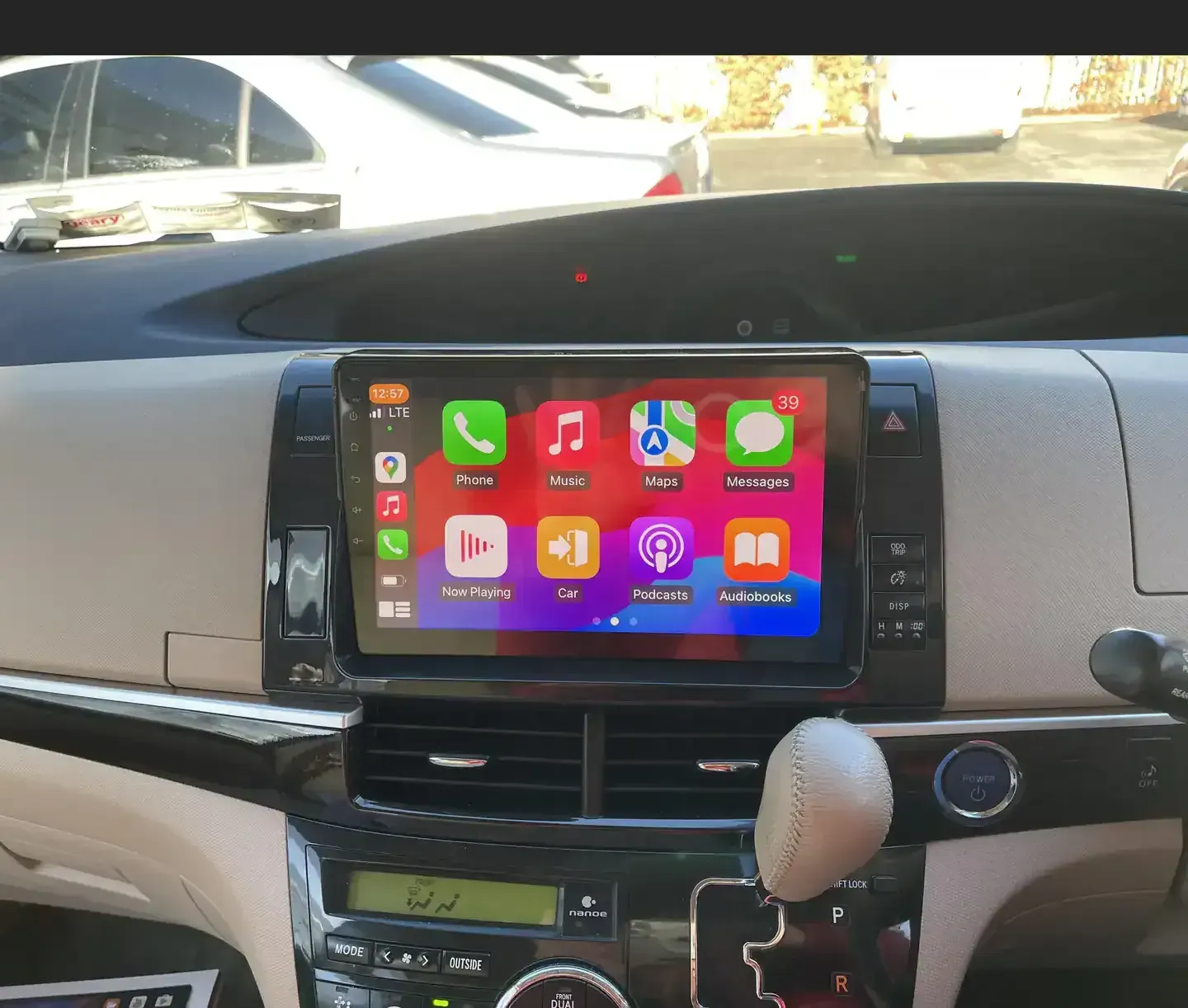Toyota Estima Apple CarPlay & Android Auto Radio