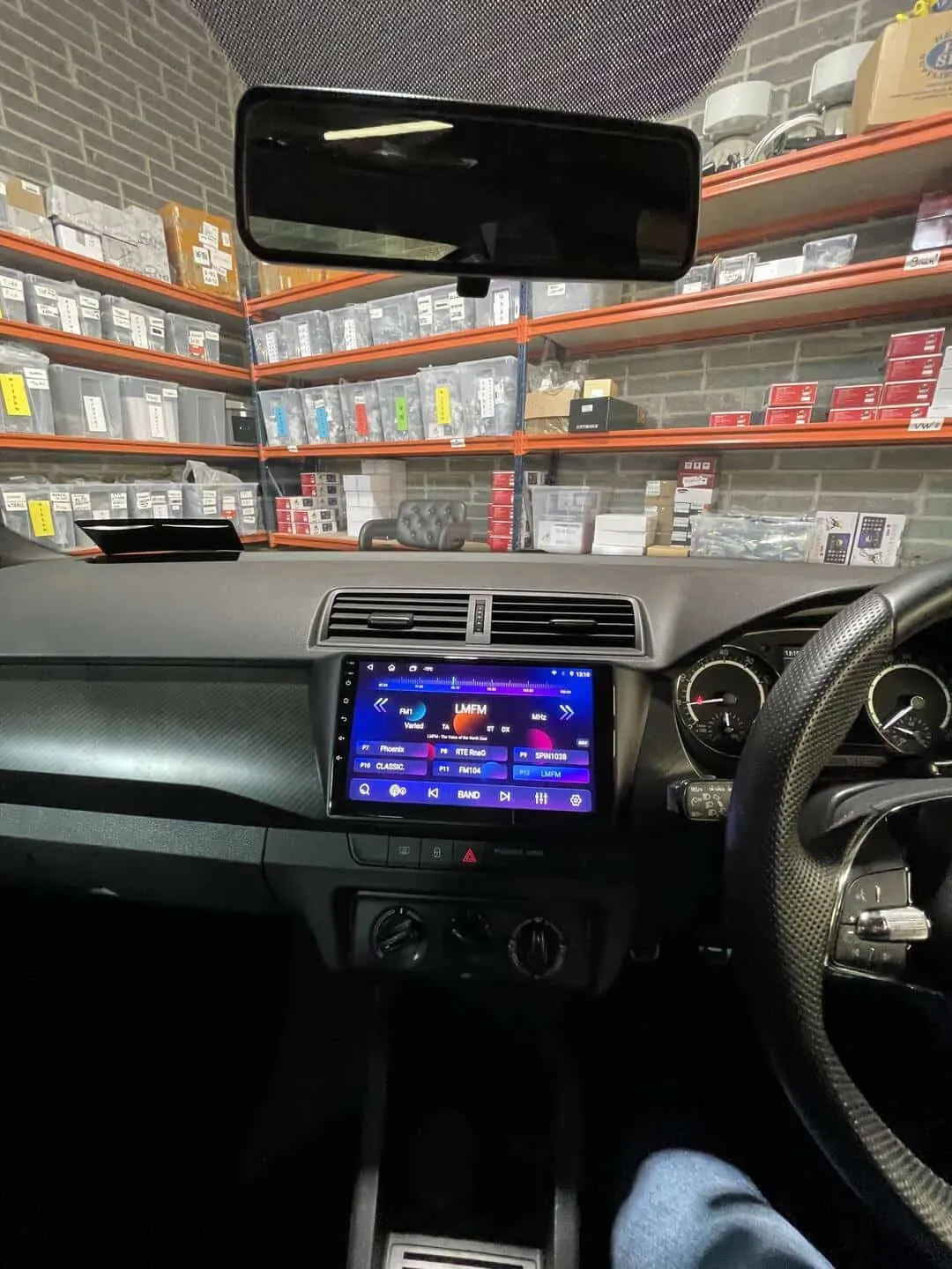 Skoda Fabia — Apple CarPlay & Android Auto