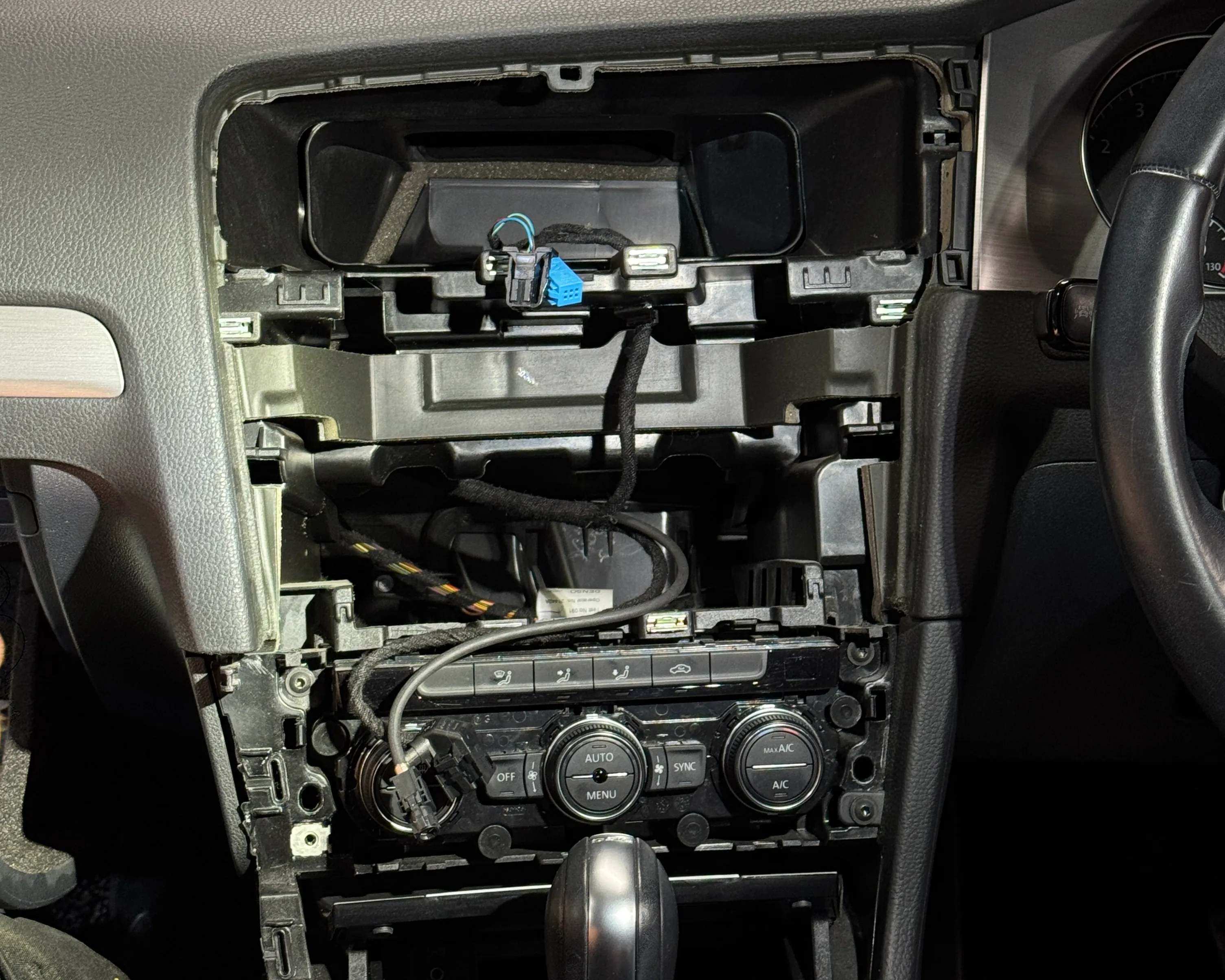 10-Inch Multimedia Screen Upgrade — Volkswagen Golf — photo 1