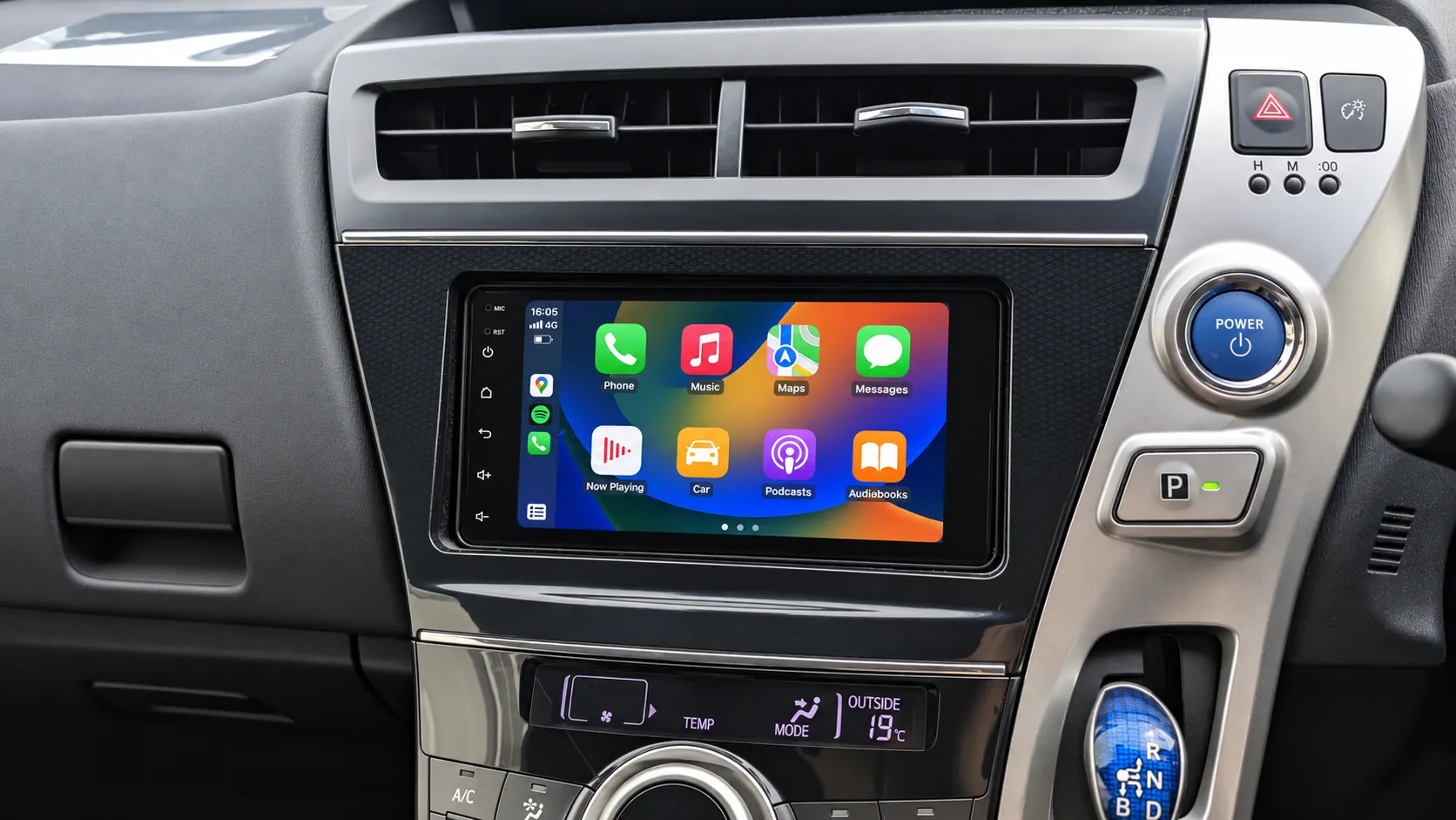 Toyota Prius Alpha — Apple CarPlay & Android Auto