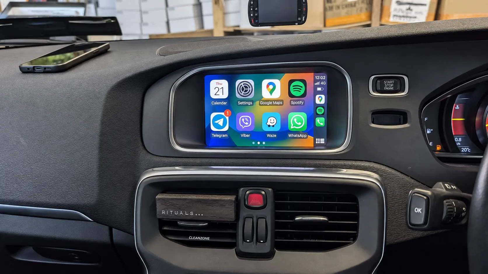 Wireless Apple CarPlay Retrofit — Volvo V40