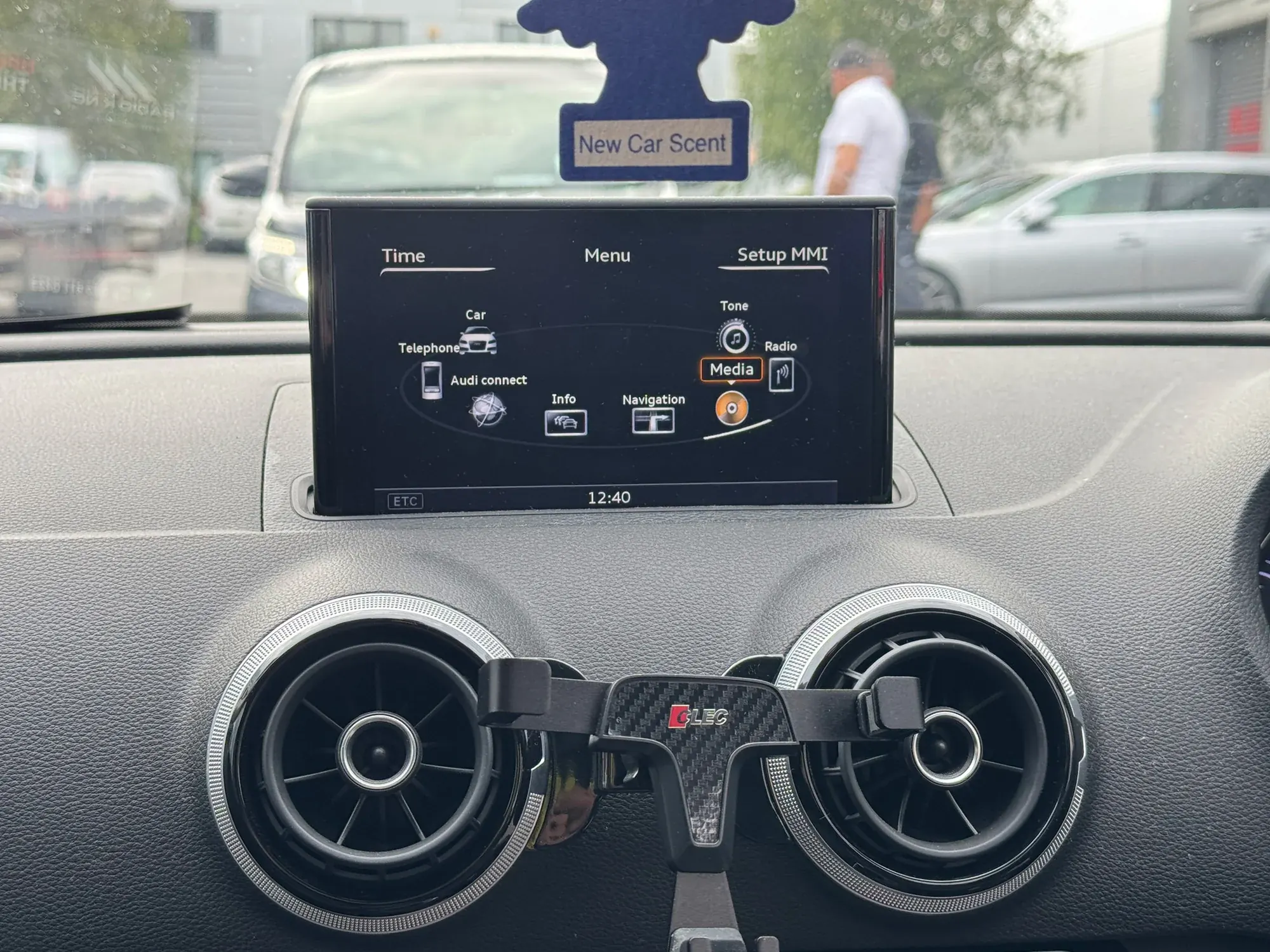 Apple CarPlay & Android Auto — Audi A3 — before, factory system