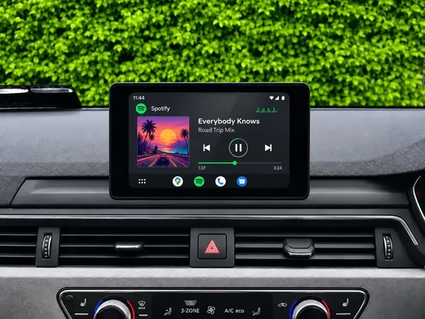 Spotify playback with album artwork on an Android Auto car screen