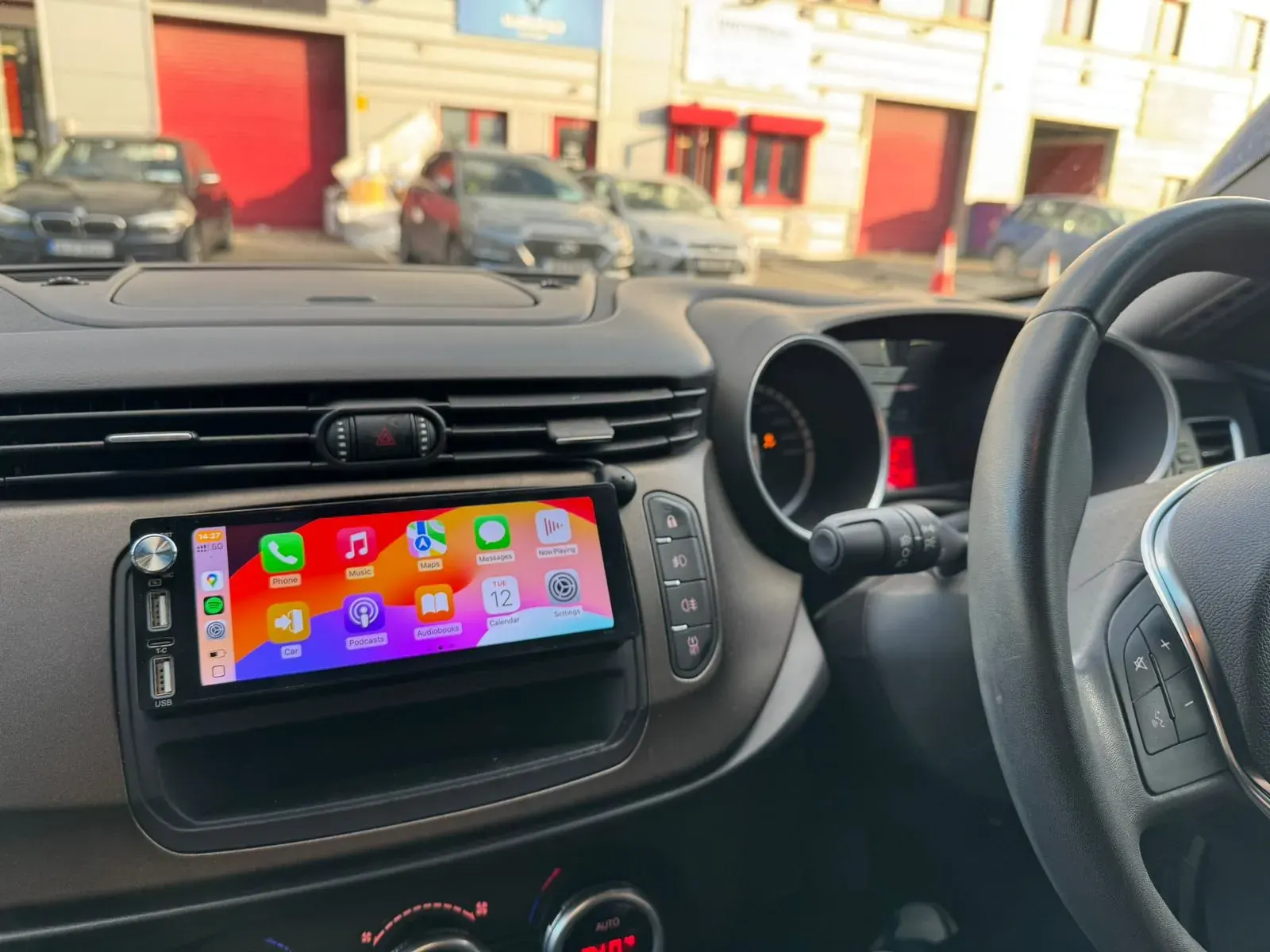 Apple CarPlay & Android Auto — Alfa Romeo Giulietta (2015) — after, new install