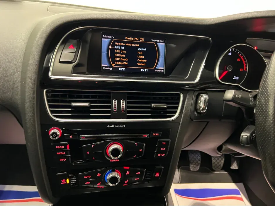Apple CarPlay & Android Auto — Audi A5 — before, factory system