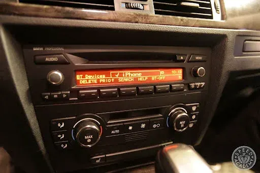Apple CarPlay & Android Auto — BMW 3 Series - E90 — before, factory system