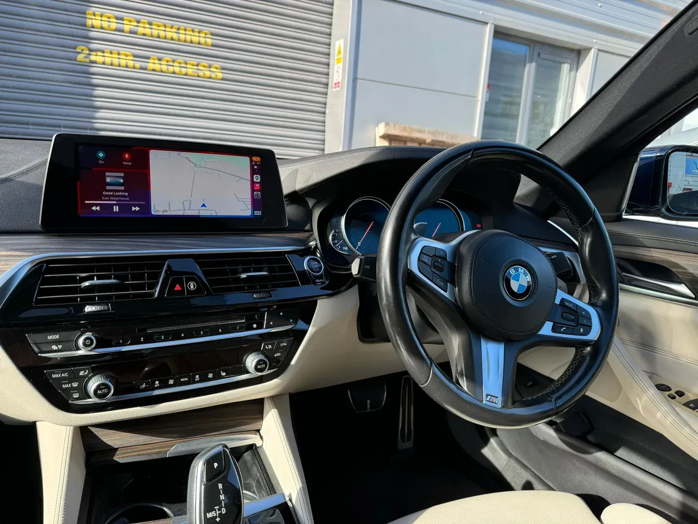 Apple CarPlay & Android Auto — BMW 5 Series - 530e (2018) — photo 4