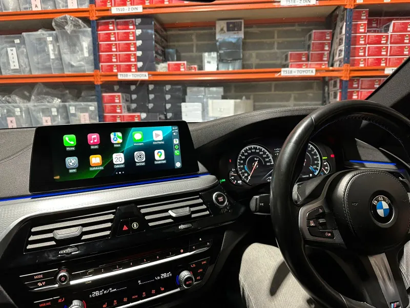 Apple CarPlay & Android Auto — BMW 5 Series - 530e (2018)