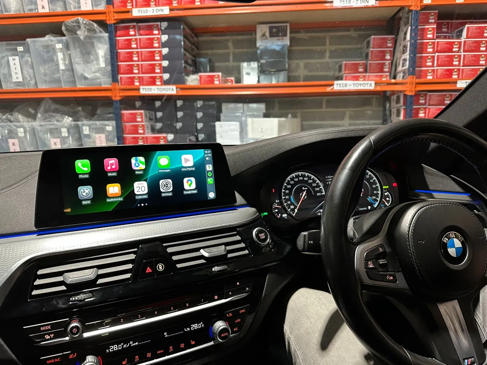 Apple CarPlay & Android Auto — BMW 5 Series - 530e (2018)