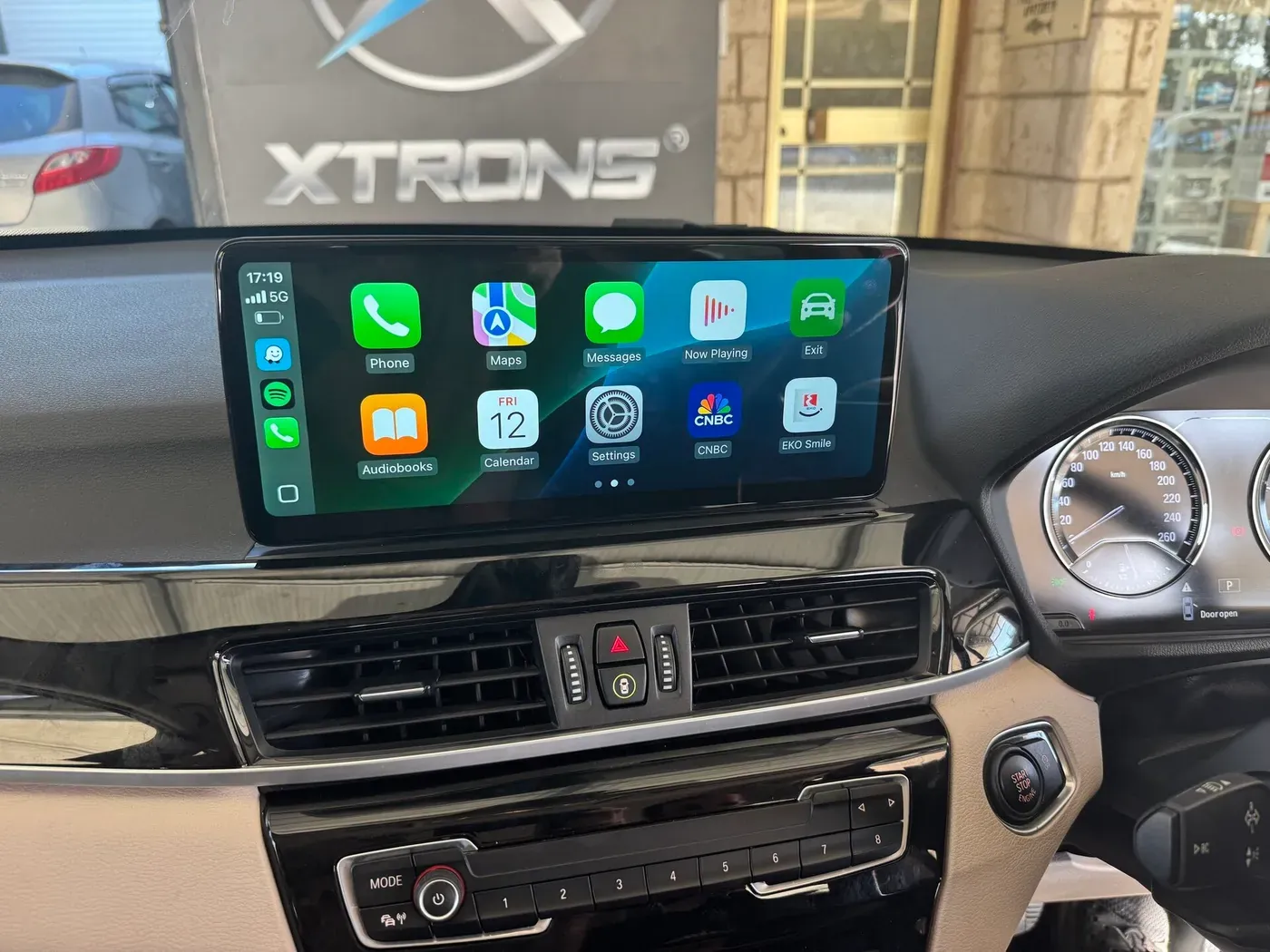 Apple CarPlay & Android Auto — BMW X1 Series (2016) — photo 1