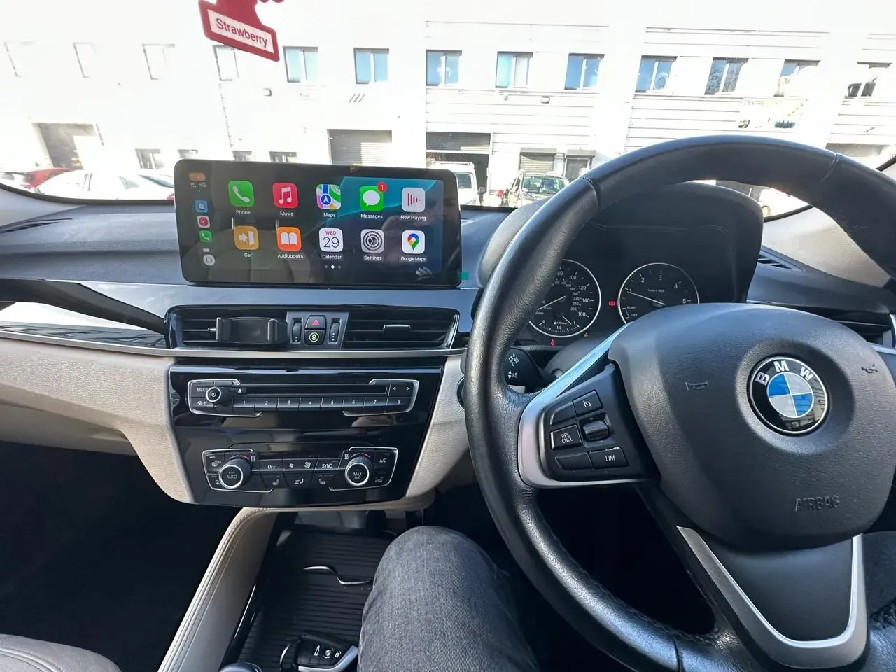 Apple CarPlay & Android Auto — BMW X1 Series (2016) — photo 2