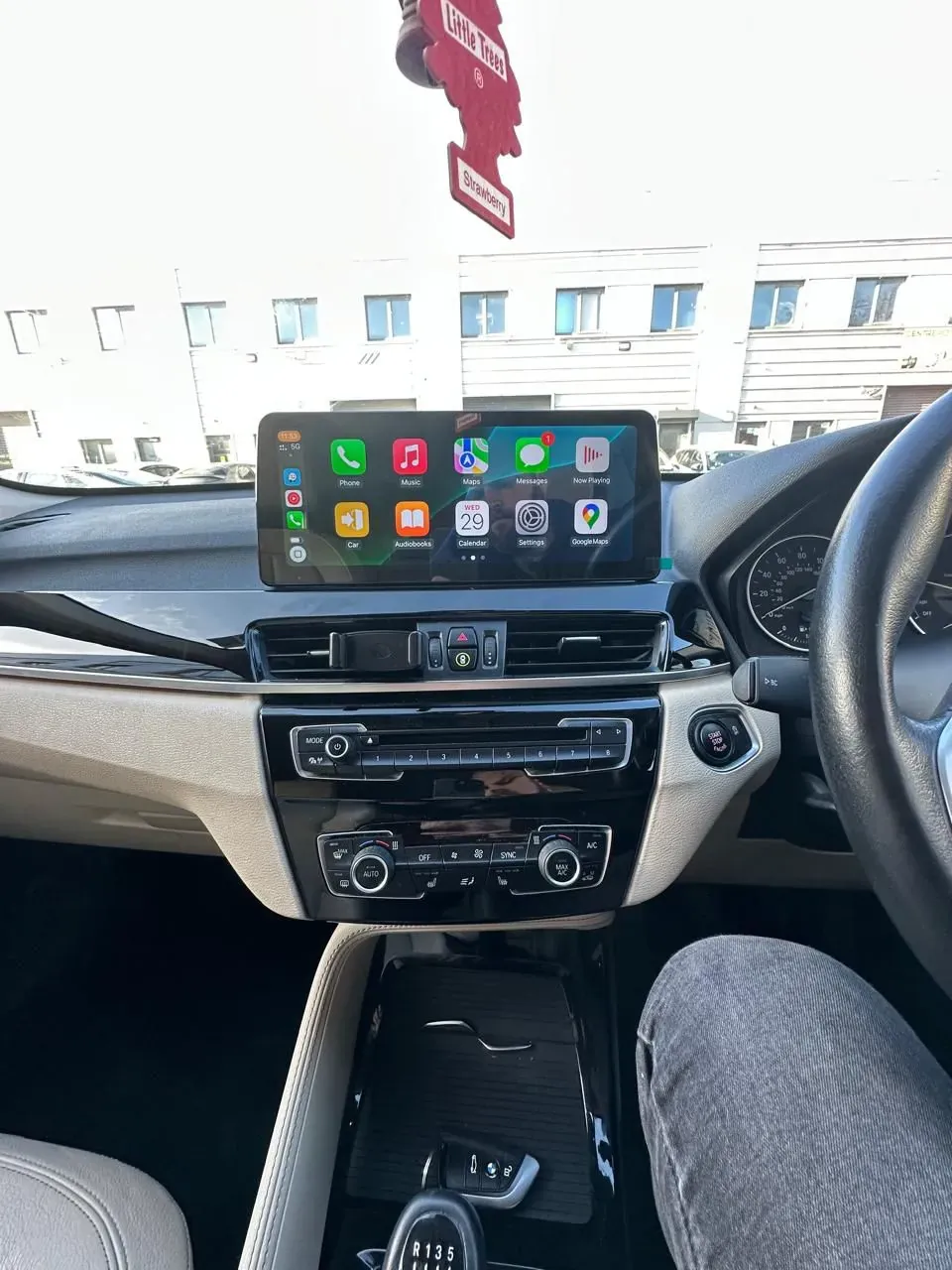 Apple CarPlay & Android Auto — BMW X1 Series (2016)