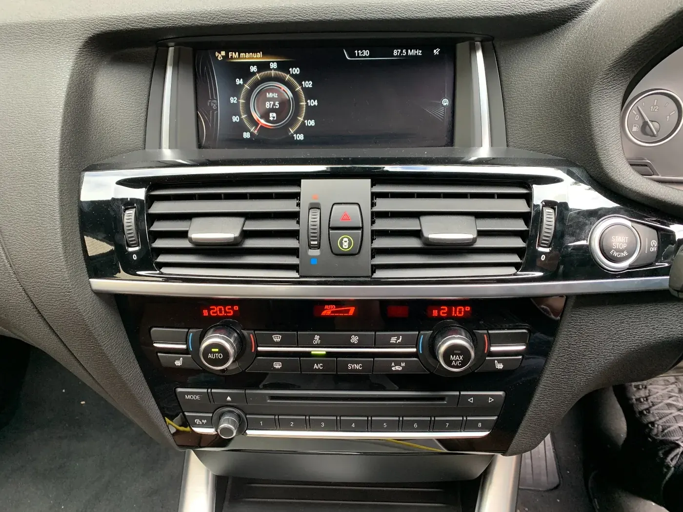 Apple CarPlay & Android Auto — BMW X3 Series (2016) — before, factory system