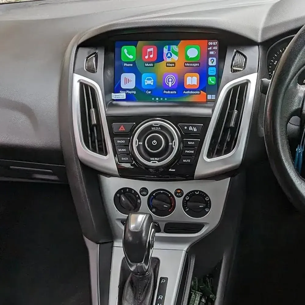 Apple CarPlay & Android Auto — Ford Focus — photo 1