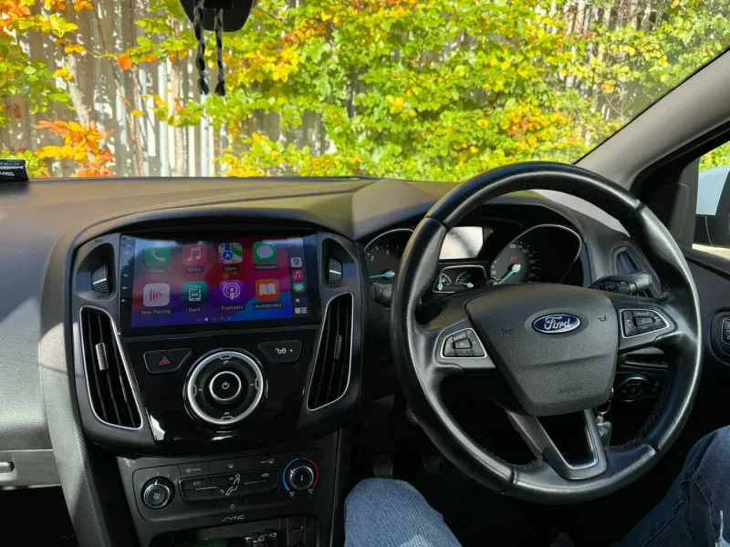 Apple CarPlay & Android Auto — Ford Focus — photo 3