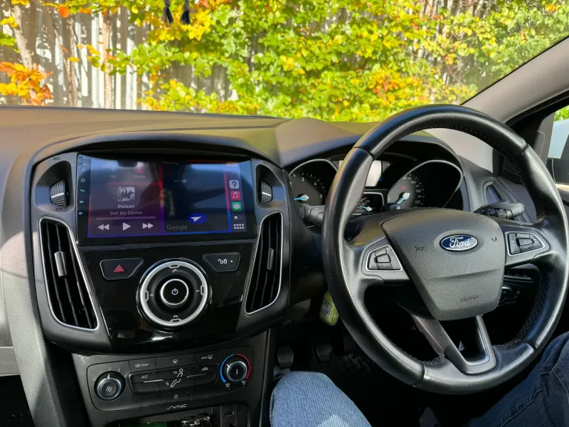Apple CarPlay & Android Auto — Ford Focus — photo 4