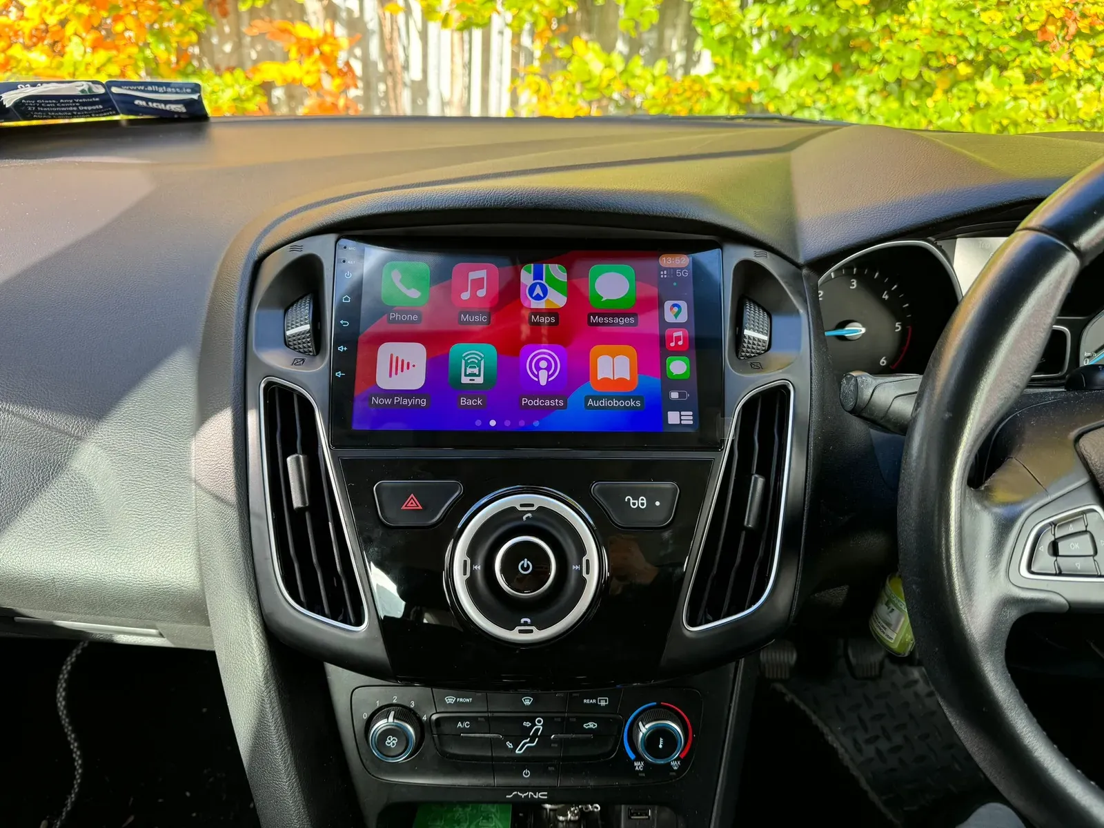 Apple CarPlay & Android Auto — Ford Focus