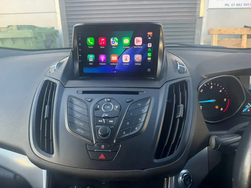 Apple CarPlay & Android Auto — Ford Kuga