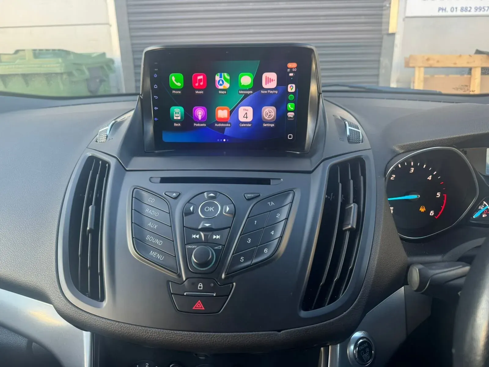 Apple CarPlay & Android Auto — Ford Kuga — after, new install