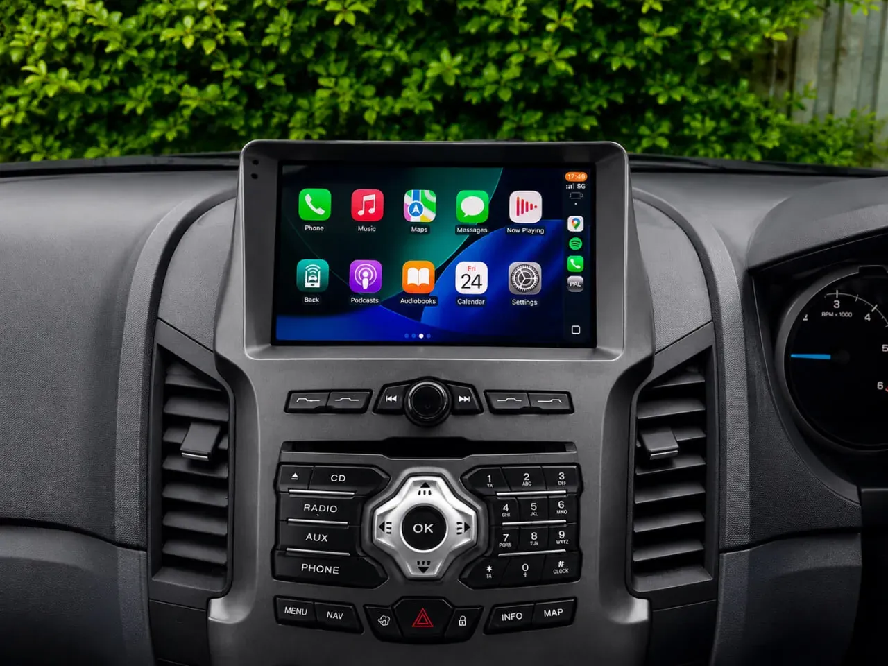 Apple CarPlay & Android Auto — Ford Ranger