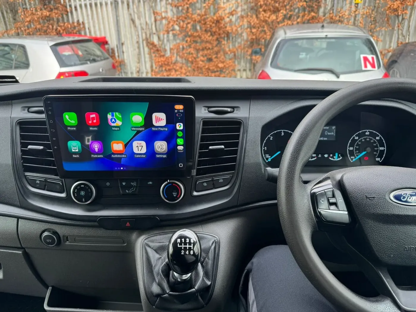 Apple CarPlay & Android Auto — Ford Transit Custom — photo 2