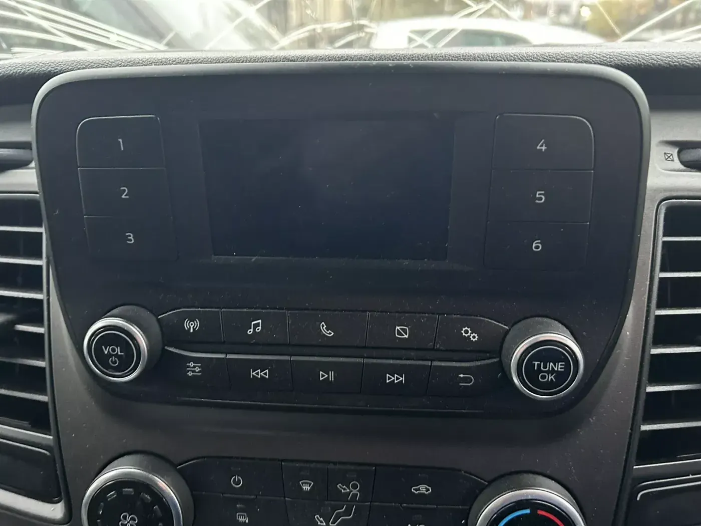 Apple CarPlay & Android Auto — Ford Transit Custom — before, factory system