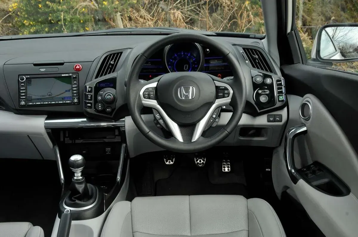 Apple CarPlay & Android Auto — Honda CR-Z — before, factory system