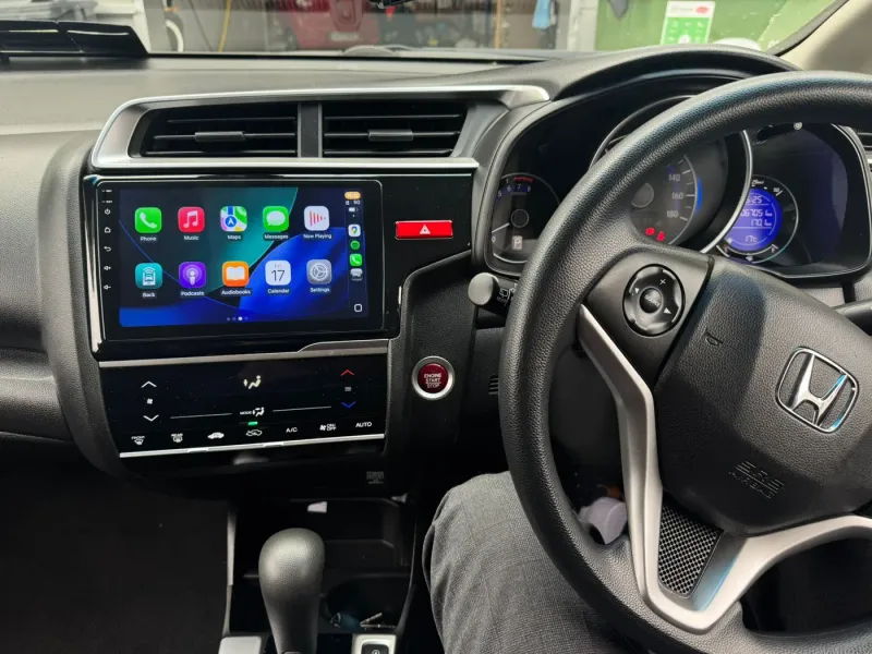 Apple CarPlay & Android Auto — Honda Fit — photo 2