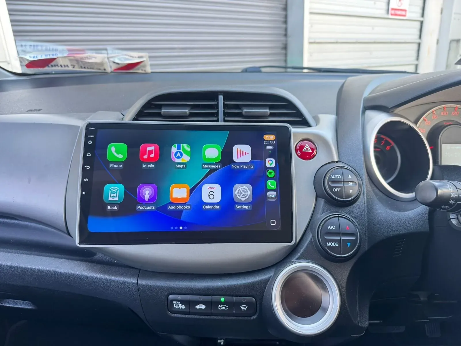 Apple CarPlay & Android Auto — Honda Fit / Jazz