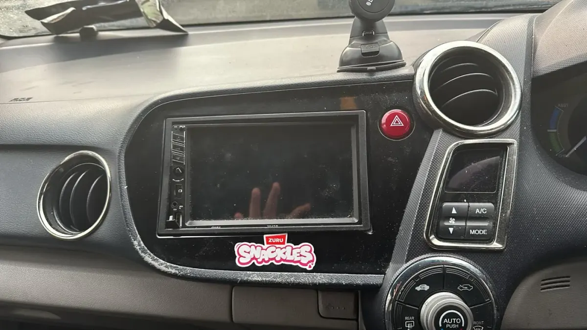 Apple CarPlay & Android Auto — Honda Insight — before, factory system