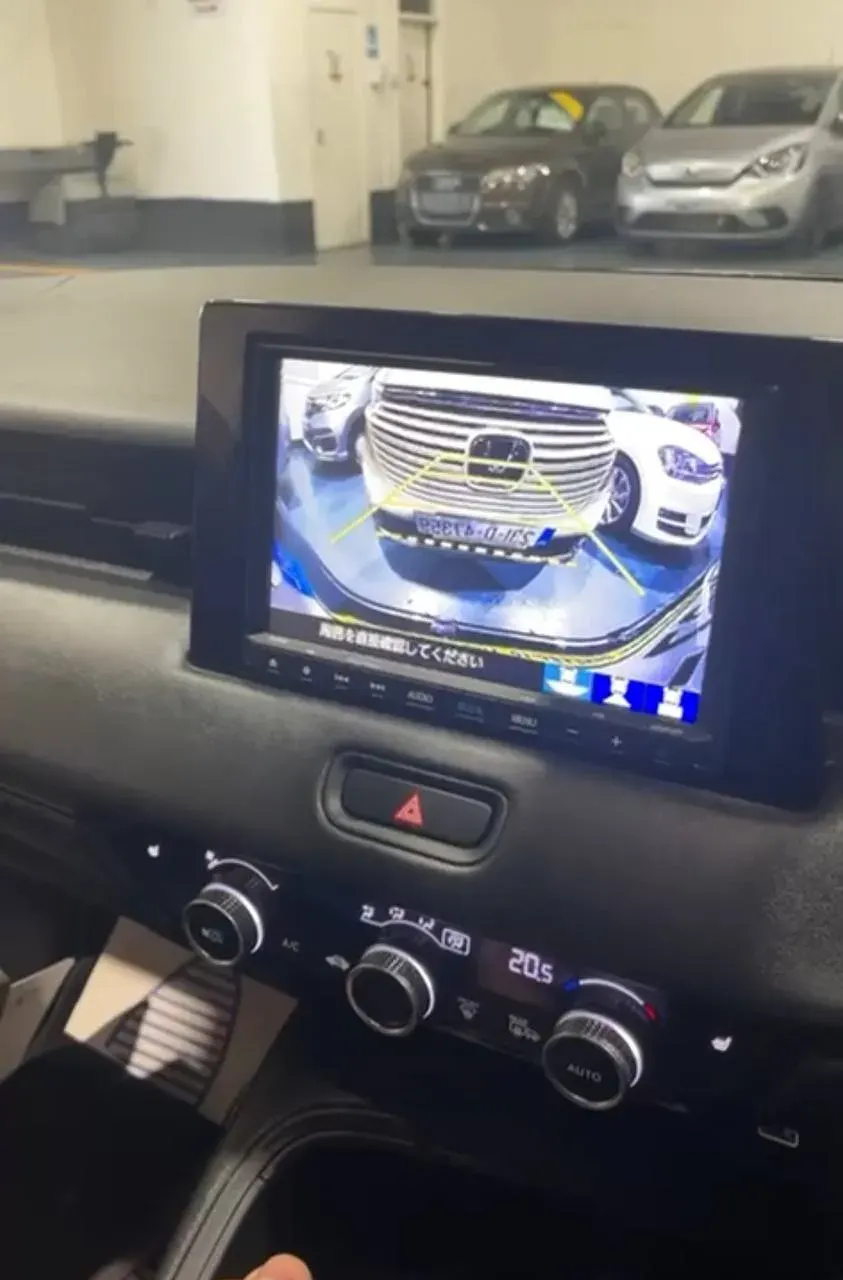 Apple CarPlay & Android Auto — Honda Vezel — before, factory system