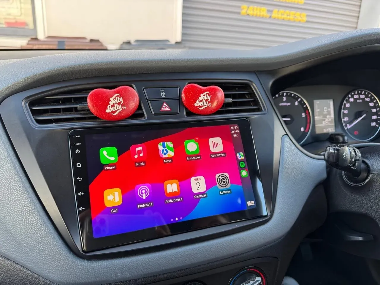 Apple CarPlay & Android Auto — Hyundai I20 — photo 3