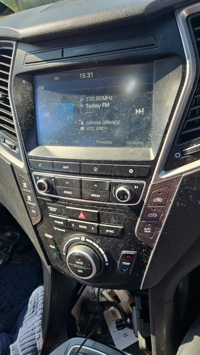 Apple CarPlay & Android Auto — Hyundai Santa Fe — before, factory system