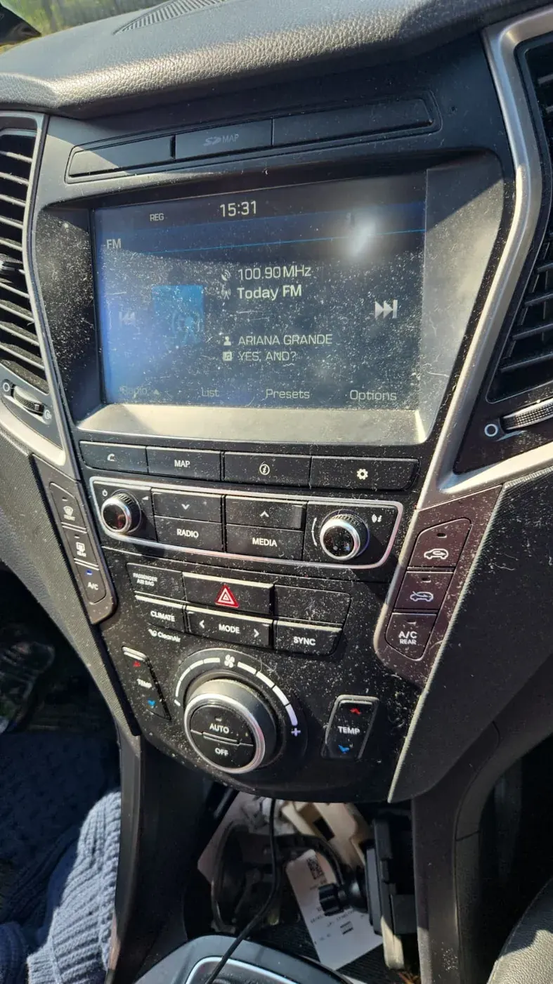 Apple CarPlay & Android Auto — Hyundai Santa Fe — before, factory system